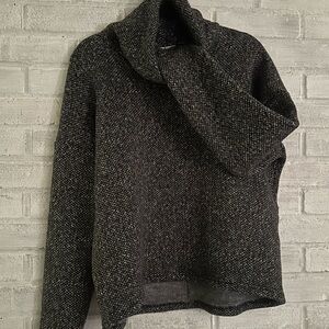 Columbia Black and Gray Knit Sweater